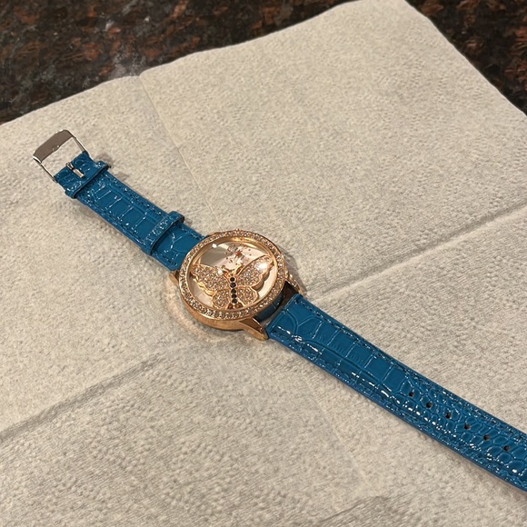 Women’s Big Round Face Watch With Rhinestone Butterfly Set Inside - Picture 3 of 10